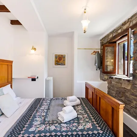 Beautiful Apt Overlooking The Lake - Unique Vintage Decor And Music Memories